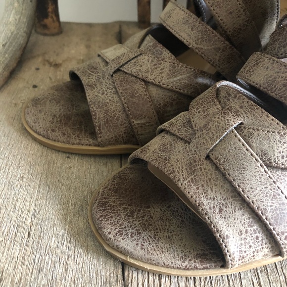 DOLLHOUSE/ chunky heel - Picture 6 of 7